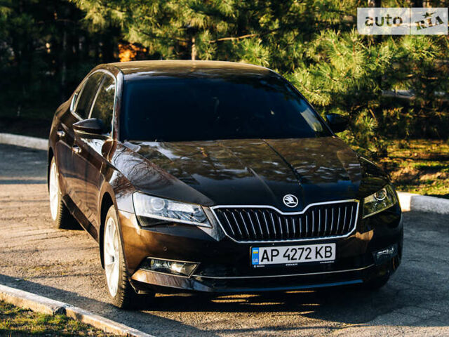 Коричневий Шкода Суперб, об'ємом двигуна 2 л та пробігом 37 тис. км за 27000 $, фото 1 на Automoto.ua