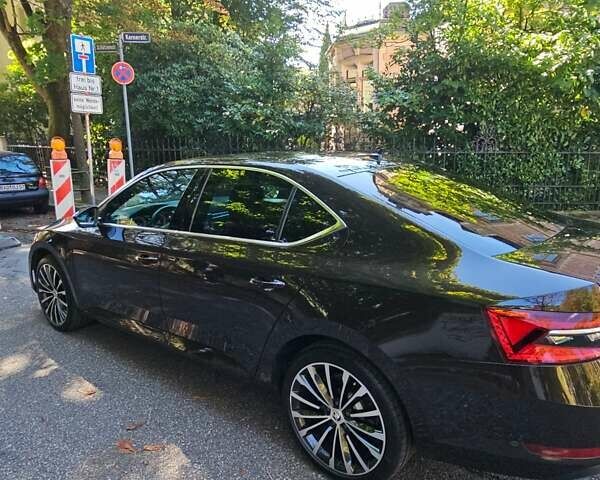 Коричневый Шкода Суперб, объемом двигателя 1.97 л и пробегом 136 тыс. км за 28000 $, фото 4 на Automoto.ua
