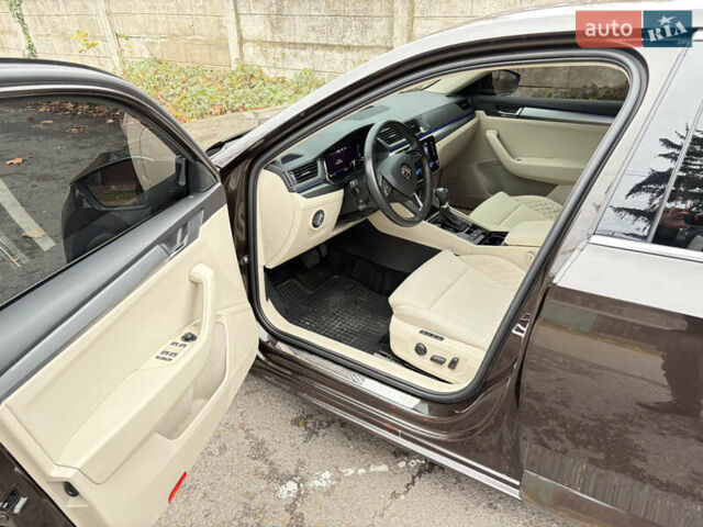 Коричневый Шкода Суперб, объемом двигателя 1.97 л и пробегом 259 тыс. км за 21700 $, фото 4 на Automoto.ua