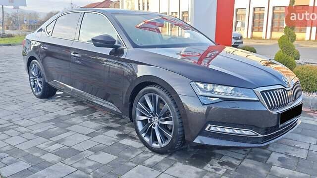 Коричневый Шкода Суперб, объемом двигателя 1.97 л и пробегом 233 тыс. км за 27900 $, фото 2 на Automoto.ua