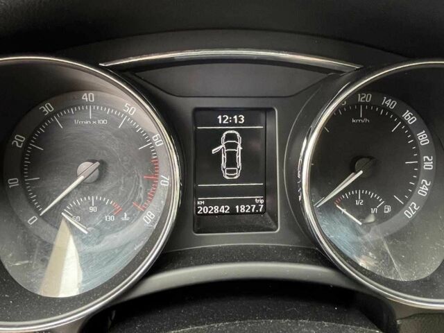 Червоний Шкода Суперб, об'ємом двигуна 1.8 л та пробігом 205 тис. км за 9900 $, фото 11 на Automoto.ua