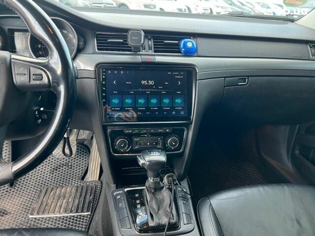 Червоний Шкода Суперб, об'ємом двигуна 2 л та пробігом 275 тис. км за 10190 $, фото 26 на Automoto.ua