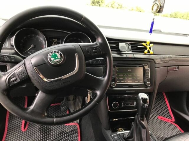 Красный Шкода Суперб, объемом двигателя 1.9 л и пробегом 330 тыс. км за 7600 $, фото 8 на Automoto.ua