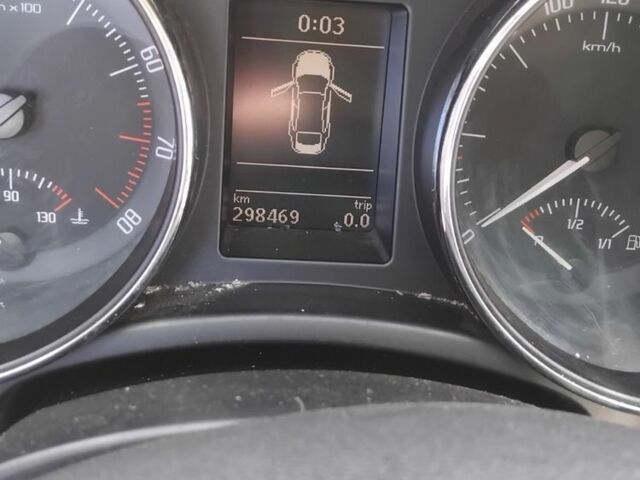 Шкода Суперб 2009 в Надворной на Automoto.ua Красный Шкода Суперб, объемом двигателя 1.8 л и пробегом 298 тыс. км за 3100 $, фото 6 на Automoto.ua