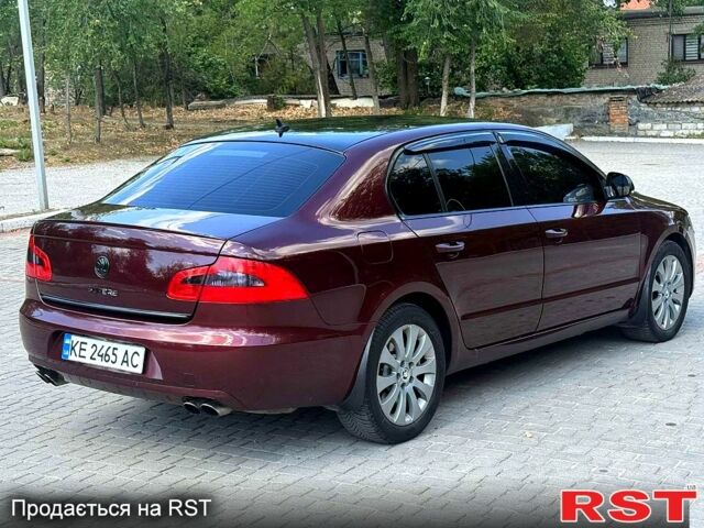 Красный Шкода Суперб, объемом двигателя 3.6 л и пробегом 285 тыс. км за 7500 $, фото 4 на Automoto.ua