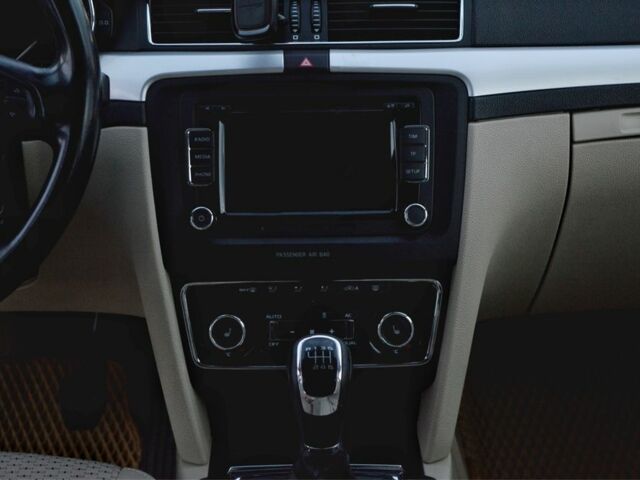 Красный Шкода Суперб, объемом двигателя 1.8 л и пробегом 194 тыс. км за 8300 $, фото 12 на Automoto.ua