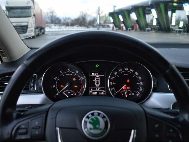 Красный Шкода Суперб, объемом двигателя 1.8 л и пробегом 194 тыс. км за 8300 $, фото 7 на Automoto.ua