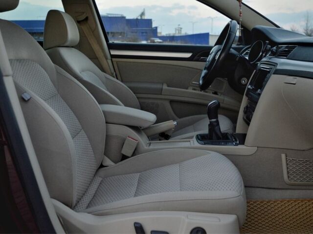 Красный Шкода Суперб, объемом двигателя 1.8 л и пробегом 194 тыс. км за 8300 $, фото 11 на Automoto.ua