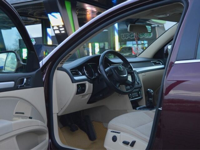 Красный Шкода Суперб, объемом двигателя 1.8 л и пробегом 194 тыс. км за 8300 $, фото 5 на Automoto.ua