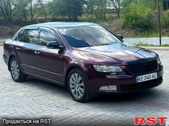 Красный Шкода Суперб, объемом двигателя 3.6 л и пробегом 285 тыс. км за 7500 $, фото 2 на Automoto.ua
