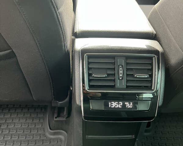 Красный Шкода Суперб, объемом двигателя 2 л и пробегом 253 тыс. км за 21500 $, фото 30 на Automoto.ua