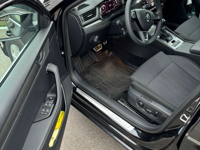 Червоний Шкода Суперб, об'ємом двигуна 2 л та пробігом 250 тис. км за 25000 $, фото 2 на Automoto.ua