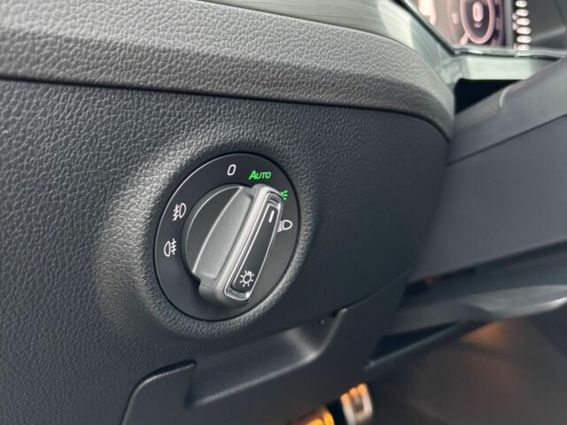 Червоний Шкода Суперб, об'ємом двигуна 2 л та пробігом 250 тис. км за 25000 $, фото 8 на Automoto.ua