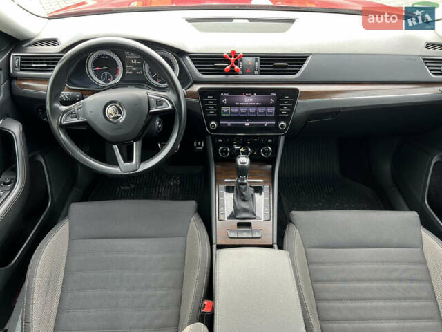 Красный Шкода Суперб, объемом двигателя 2 л и пробегом 253 тыс. км за 21500 $, фото 22 на Automoto.ua