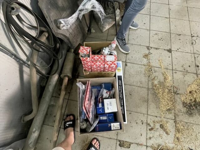 Червоний Шкода Суперб, об'ємом двигуна 2.8 л та пробігом 414 тис. км за 5000 $, фото 5 на Automoto.ua