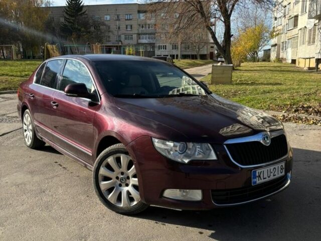 Красный Шкода Суперб, объемом двигателя 2 л и пробегом 270 тыс. км за 4000 $, фото 1 на Automoto.ua