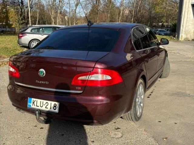 Красный Шкода Суперб, объемом двигателя 2 л и пробегом 270 тыс. км за 4000 $, фото 5 на Automoto.ua