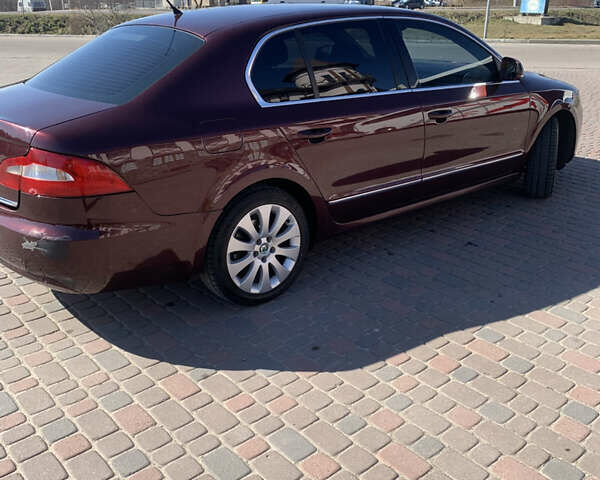 Красный Шкода Суперб, объемом двигателя 2 л и пробегом 251 тыс. км за 9100 $, фото 4 на Automoto.ua