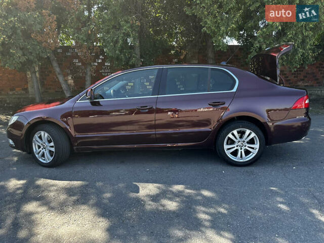 Красный Шкода Суперб, объемом двигателя 1.97 л и пробегом 365 тыс. км за 7700 $, фото 2 на Automoto.ua