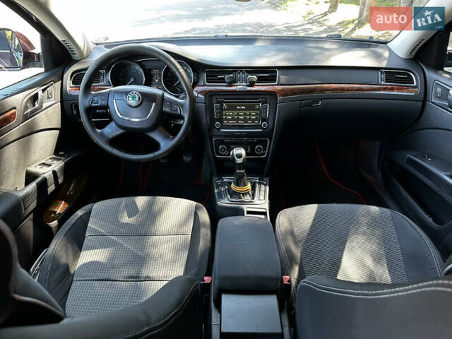 Красный Шкода Суперб, объемом двигателя 1.97 л и пробегом 365 тыс. км за 7700 $, фото 13 на Automoto.ua