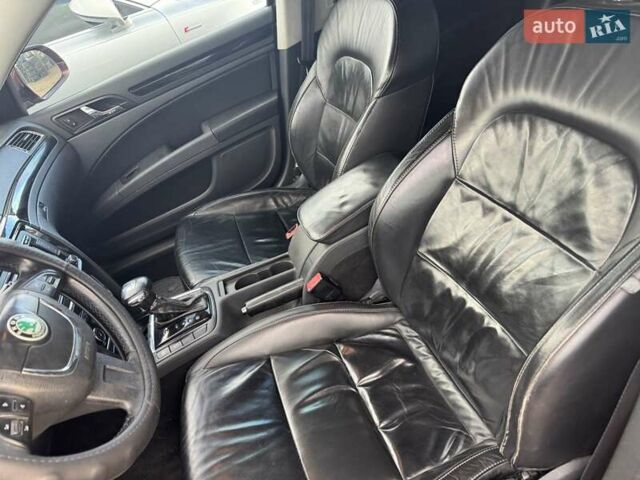 Красный Шкода Суперб, объемом двигателя 1.97 л и пробегом 255 тыс. км за 8200 $, фото 11 на Automoto.ua