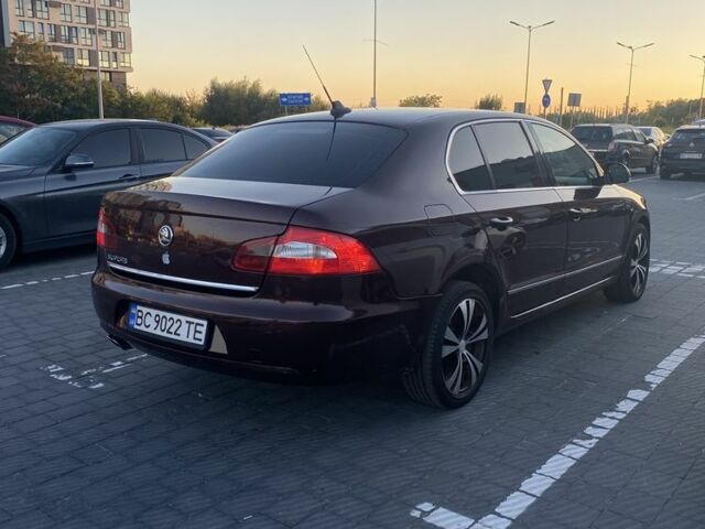 Червоний Шкода Суперб, об'ємом двигуна 2 л та пробігом 262 тис. км за 8000 $, фото 2 на Automoto.ua