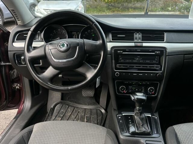 Красный Шкода Суперб, объемом двигателя 1.8 л и пробегом 210 тыс. км за 7500 $, фото 11 на Automoto.ua