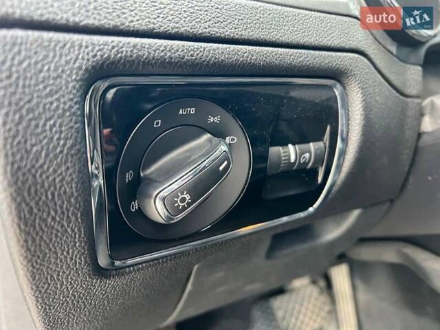 Червоний Шкода Суперб, об'ємом двигуна 2 л та пробігом 275 тис. км за 10190 $, фото 19 на Automoto.ua