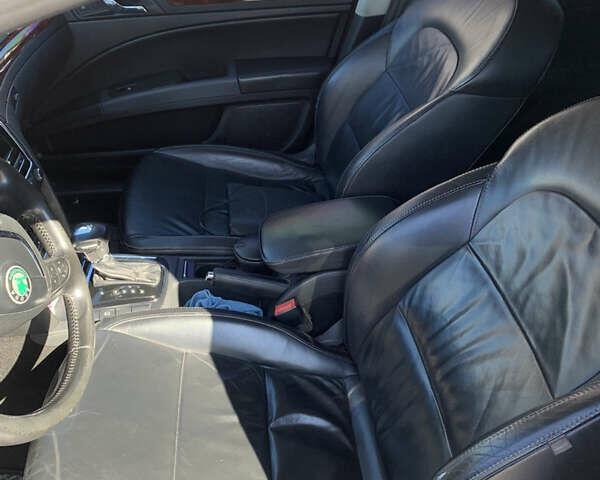 Красный Шкода Суперб, объемом двигателя 2 л и пробегом 251 тыс. км за 9100 $, фото 7 на Automoto.ua