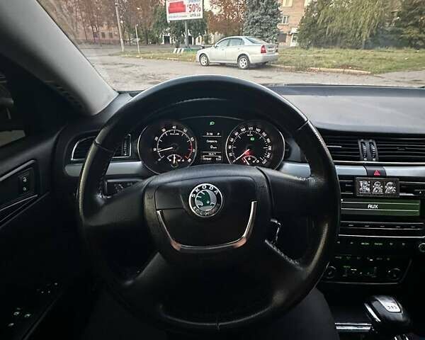 Красный Шкода Суперб, объемом двигателя 1.8 л и пробегом 197 тыс. км за 7399 $, фото 7 на Automoto.ua