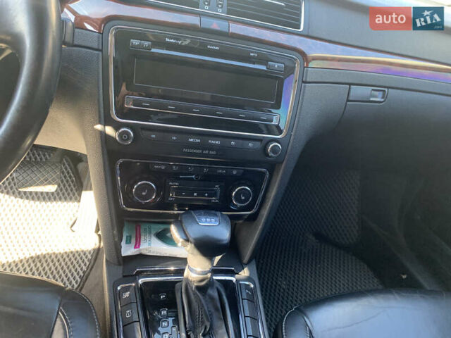 Красный Шкода Суперб, объемом двигателя 2 л и пробегом 251 тыс. км за 9100 $, фото 10 на Automoto.ua