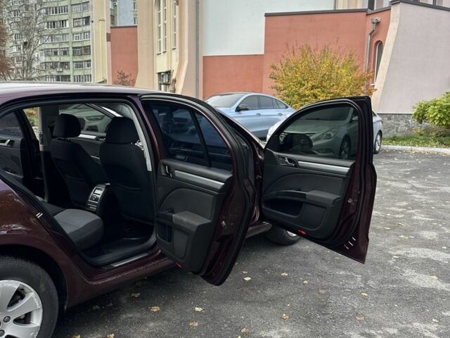 Красный Шкода Суперб, объемом двигателя 1.8 л и пробегом 210 тыс. км за 7500 $, фото 18 на Automoto.ua