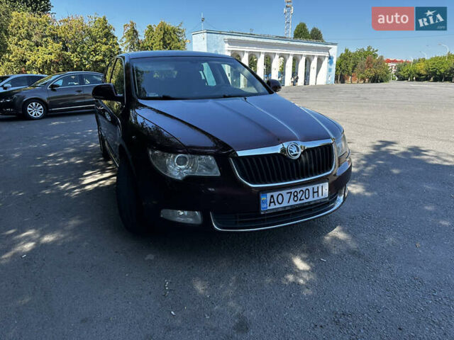 Красный Шкода Суперб, объемом двигателя 1.97 л и пробегом 365 тыс. км за 7700 $, фото 1 на Automoto.ua