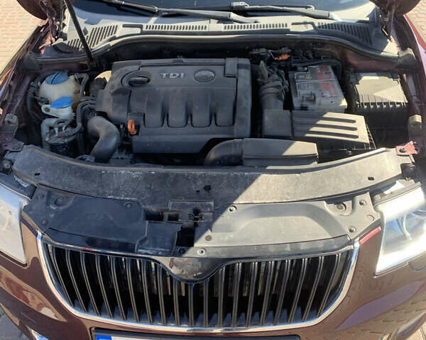 Красный Шкода Суперб, объемом двигателя 2 л и пробегом 251 тыс. км за 9100 $, фото 12 на Automoto.ua