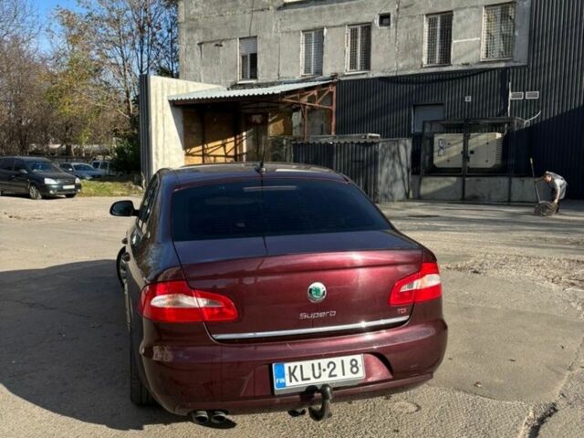 Красный Шкода Суперб, объемом двигателя 2 л и пробегом 270 тыс. км за 4000 $, фото 3 на Automoto.ua