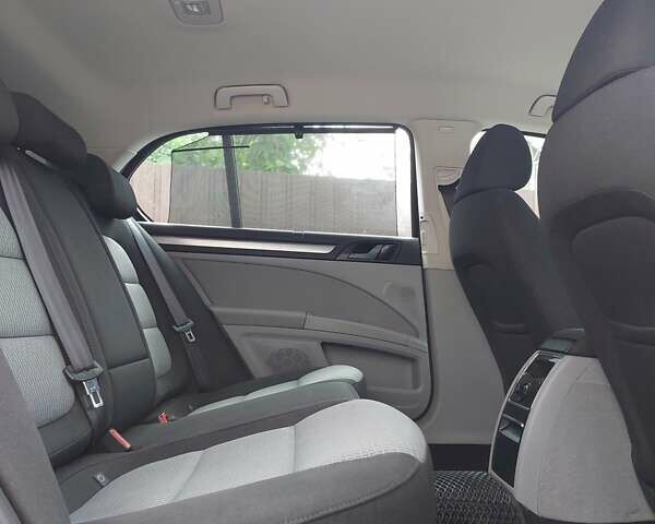 Красный Шкода Суперб, объемом двигателя 1.97 л и пробегом 355 тыс. км за 8400 $, фото 14 на Automoto.ua