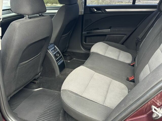 Красный Шкода Суперб, объемом двигателя 1.8 л и пробегом 210 тыс. км за 7500 $, фото 9 на Automoto.ua