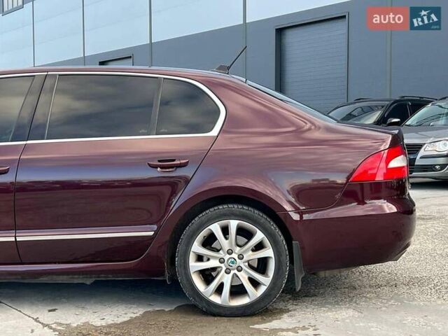 Червоний Шкода Суперб, об'ємом двигуна 2 л та пробігом 275 тис. км за 10190 $, фото 5 на Automoto.ua