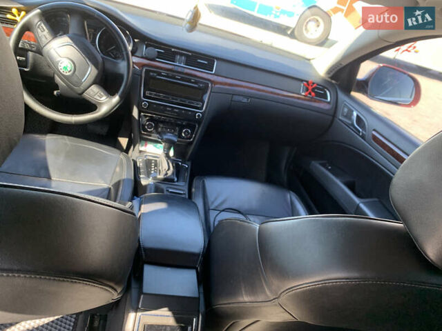 Красный Шкода Суперб, объемом двигателя 2 л и пробегом 251 тыс. км за 9100 $, фото 8 на Automoto.ua