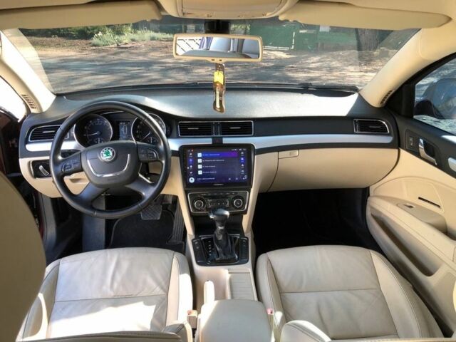 Красный Шкода Суперб, объемом двигателя 1.8 л и пробегом 286 тыс. км за 12200 $, фото 5 на Automoto.ua