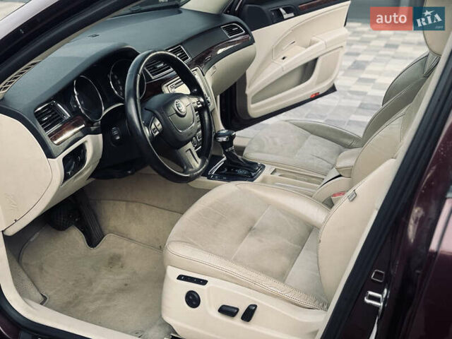 Красный Шкода Суперб, объемом двигателя 3.58 л и пробегом 254 тыс. км за 8800 $, фото 7 на Automoto.ua