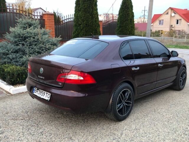 Красный Шкода Суперб, объемом двигателя 1.8 л и пробегом 286 тыс. км за 12200 $, фото 2 на Automoto.ua