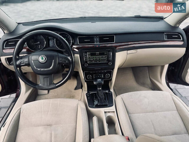 Красный Шкода Суперб, объемом двигателя 3.58 л и пробегом 254 тыс. км за 8800 $, фото 8 на Automoto.ua