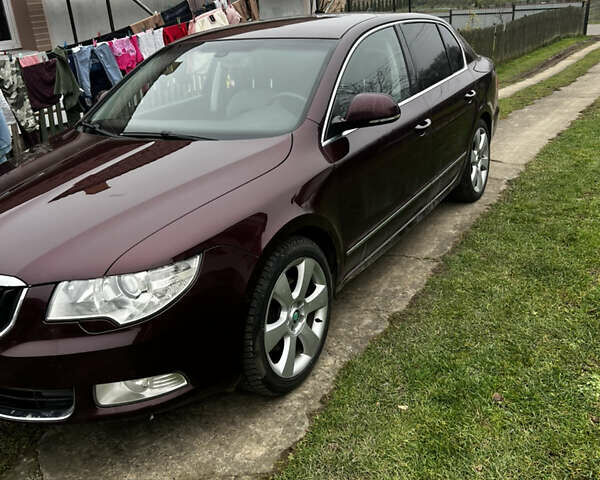 Красный Шкода Суперб, объемом двигателя 1.8 л и пробегом 206 тыс. км за 8500 $, фото 1 на Automoto.ua