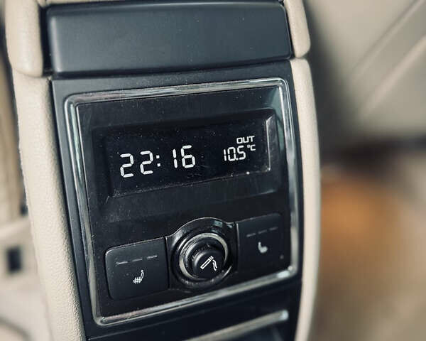 Красный Шкода Суперб, объемом двигателя 3.58 л и пробегом 254 тыс. км за 8800 $, фото 12 на Automoto.ua