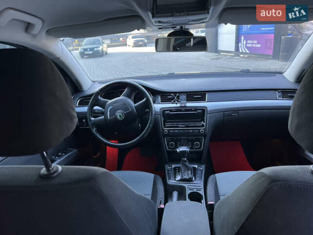 Червоний Шкода Суперб, об'ємом двигуна 1.8 л та пробігом 127 тис. км за 11300 $, фото 8 на Automoto.ua