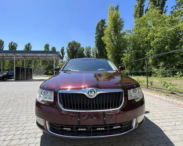 Красный Шкода Суперб, объемом двигателя 1.97 л и пробегом 266 тыс. км за 10000 $, фото 4 на Automoto.ua