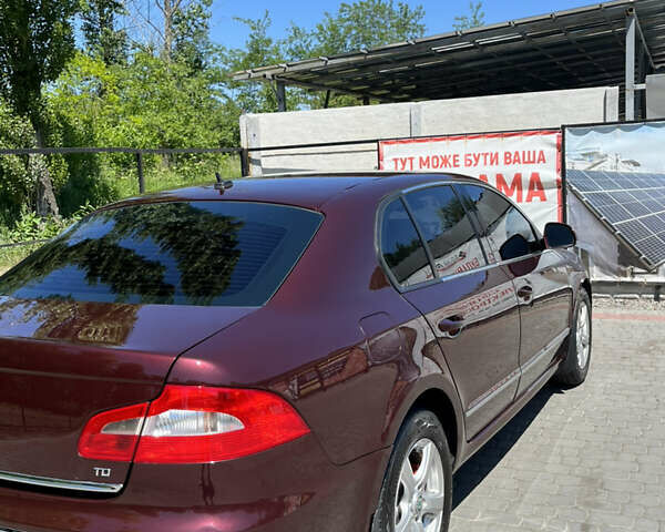 Красный Шкода Суперб, объемом двигателя 1.97 л и пробегом 266 тыс. км за 10000 $, фото 3 на Automoto.ua