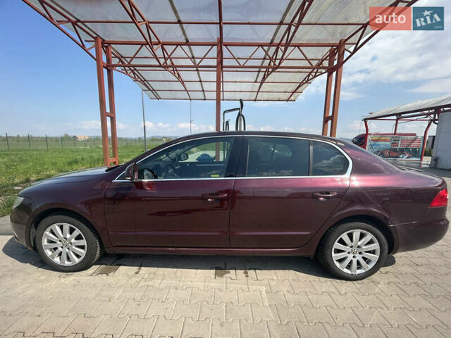 Красный Шкода Суперб, объемом двигателя 1.8 л и пробегом 242 тыс. км за 9000 $, фото 2 на Automoto.ua