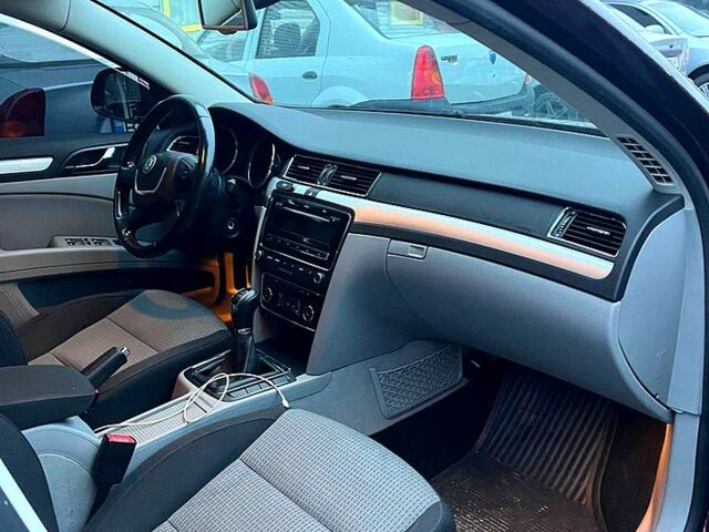 Красный Шкода Суперб, объемом двигателя 2 л и пробегом 278 тыс. км за 9800 $, фото 5 на Automoto.ua